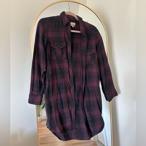 Fitted Long Flannel Button-Up Shirt